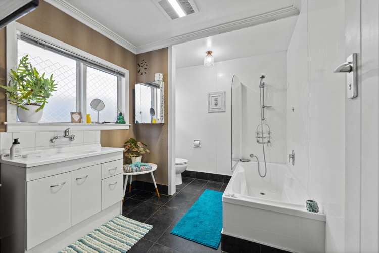 2/14 Tamatea Road Taupo_9