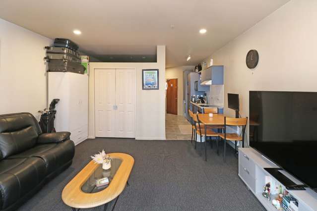 2E/154 The Terrace 1372_3