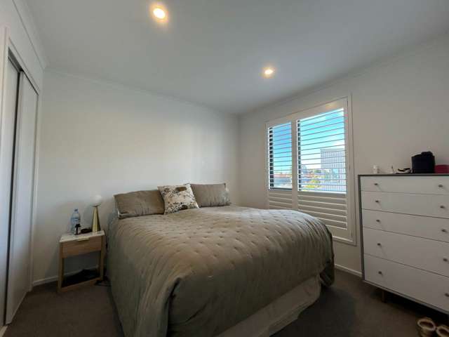 8/2 Pohatu Lane Saint Johns_4