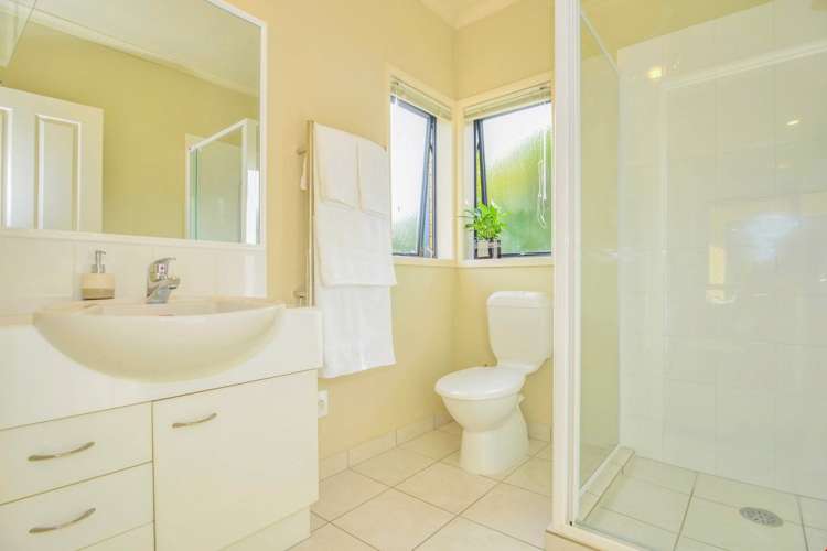 99 Kyle Road Greenhithe_14