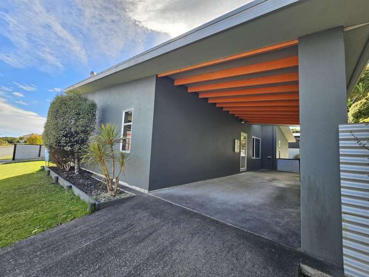 14 Alpine View Hokitika_39