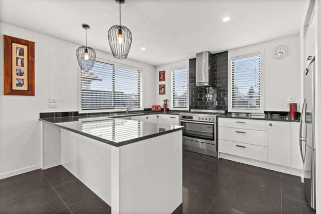 11 Aparima Place Awatoto_1