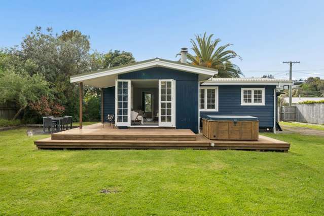 COASTAL CHARACTER, SPACE AND SUNSHINE!