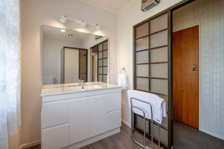 8 Leslie Street Tauhara_8