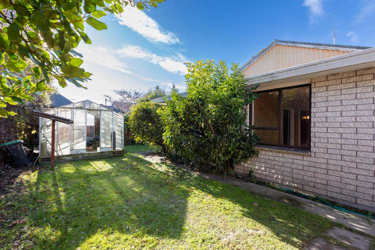 2/17 Garreg Road_2