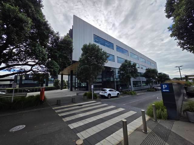 Premium Office Sublease in Central Park