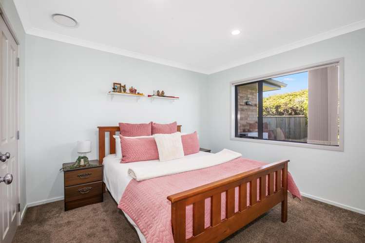 5 Colin Guppy Crescent Riverstone Terraces_13