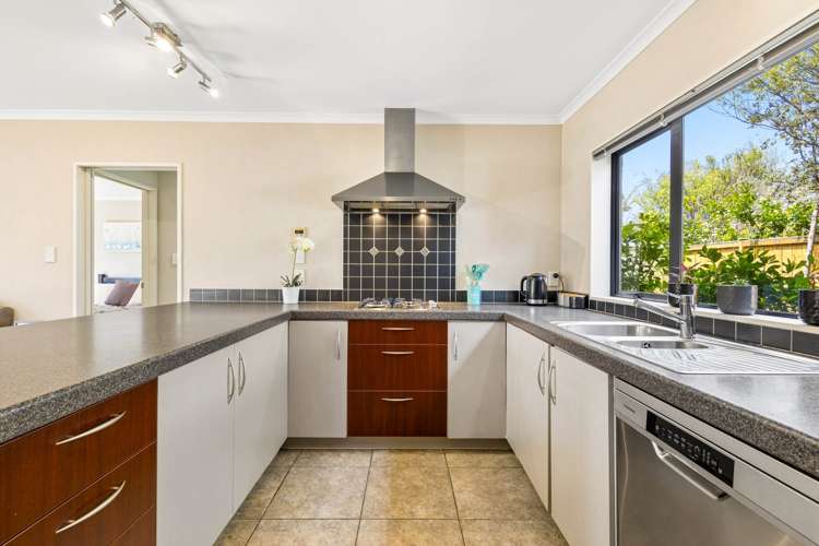 6 Ashkirk Place Wattle Downs_6