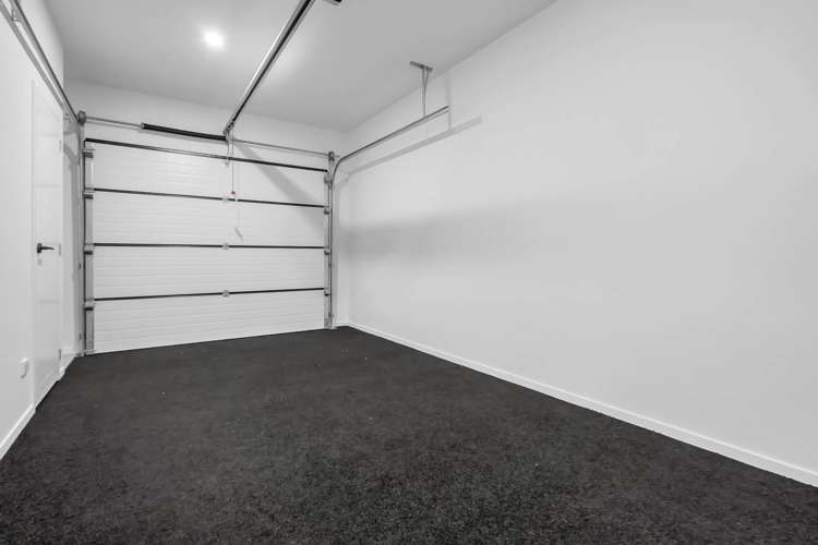 15 Papatahi Lane Flat Bush_13