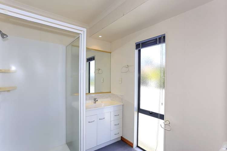 24 Brackenburn Drive Ohauiti_12