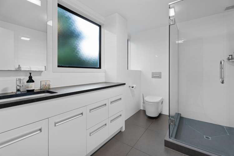 1/4 Hanene Street St Heliers_11