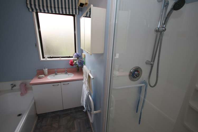 21 Pages Road Allenton_12