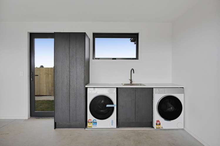 11 Othello (Lot 5) Stratford_22