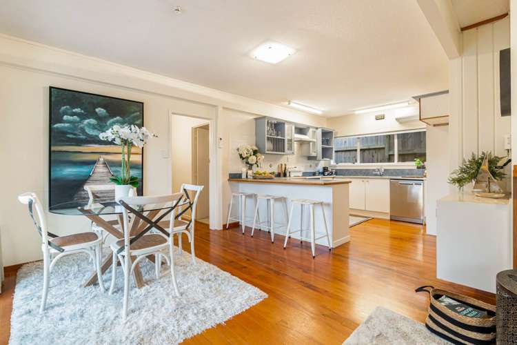 2/4 Arkles Strand Arkles Bay_15