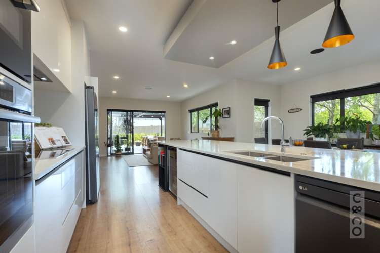 1 Duchess Way Riverhead_13