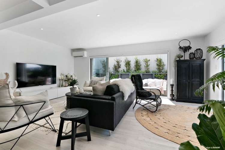 2/4 Huka Road Birkenhead_7