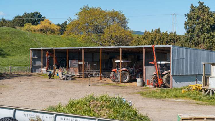 1972 Lake Ferry Road Pirinoa_9