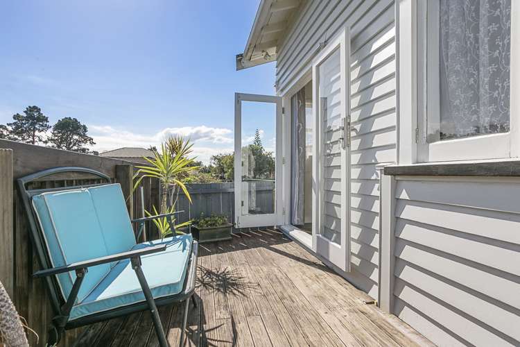 43 Titirangi Road New Lynn_11