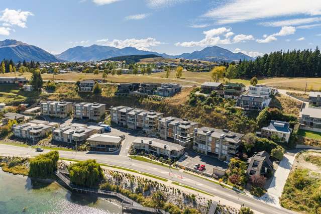 Apt 7 Marina Terrace, 65-95 Lakeside Road Wanaka_1