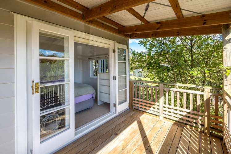 117 Queens Drive Oneroa_13