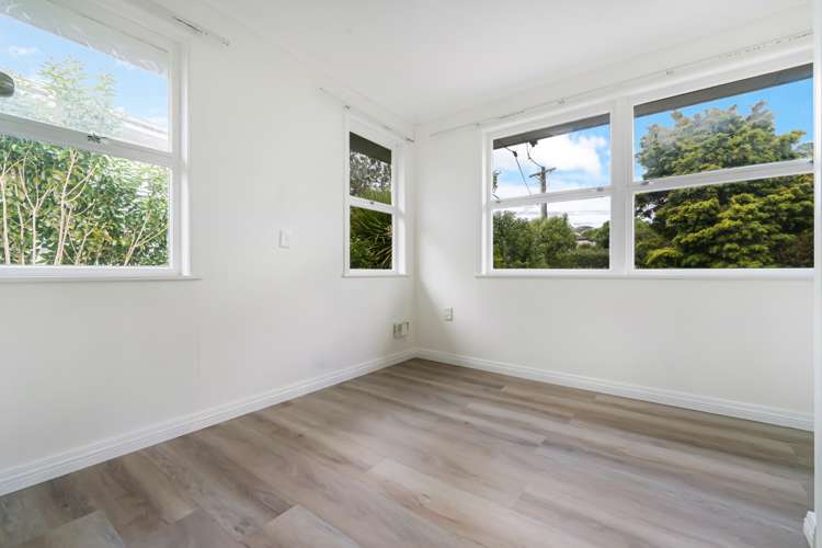 13 Bond Crescent Forrest Hill_13