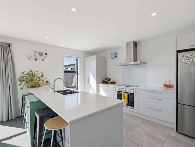 22 Perendale Street_5