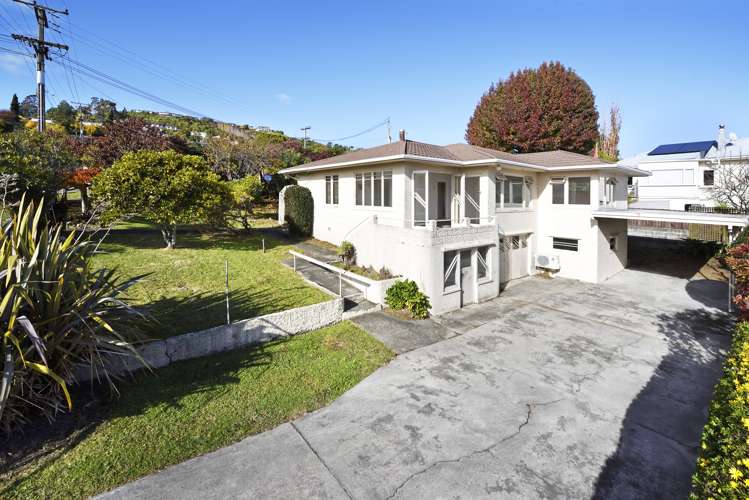 32 Maitland Avenue Stoke_17