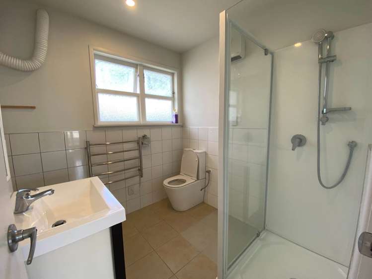 2/15 Thornton Road Milford_6