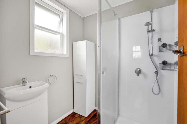 85 Collins Street Hawera_17