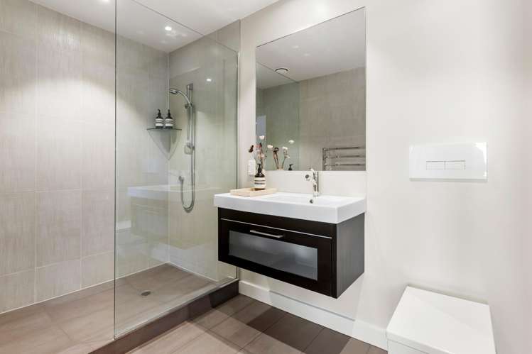 15 Lynch Street Point Chevalier_25