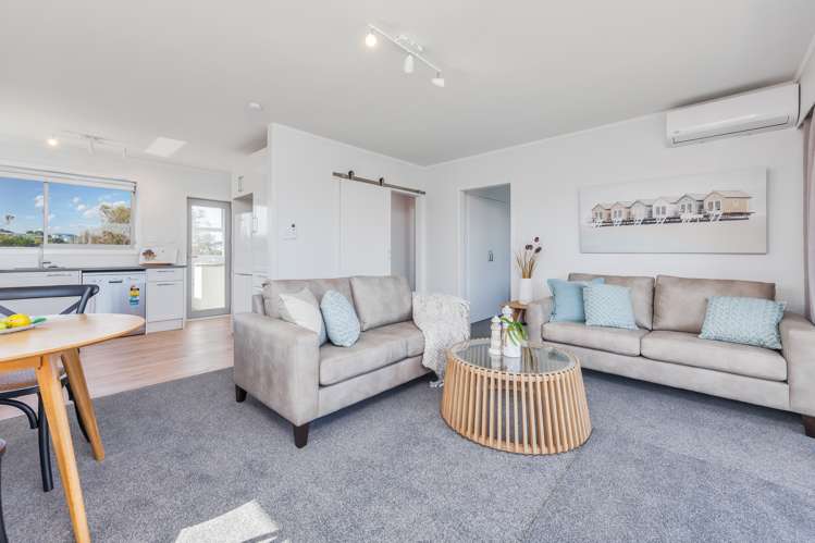 1/941 Whangaparaoa Road Manly_8