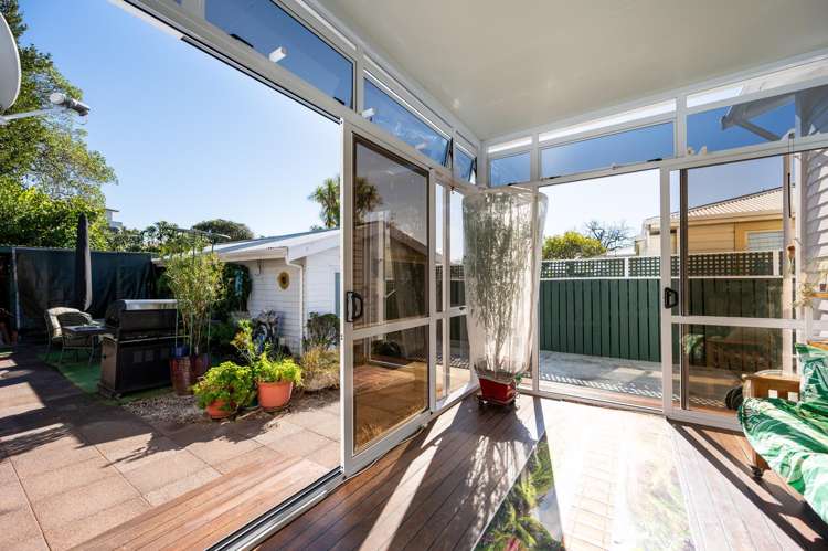24 Seymour Avenue The Brook_17