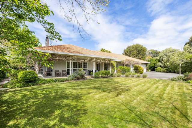 A Private Sanctuary for Family Living