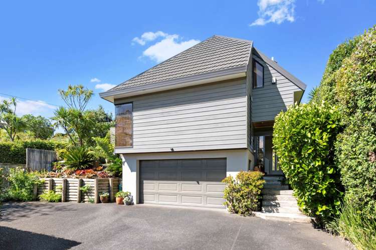 2/97 Beach Road Castor Bay_25