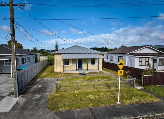 Charming starter home or smart investment in Moera