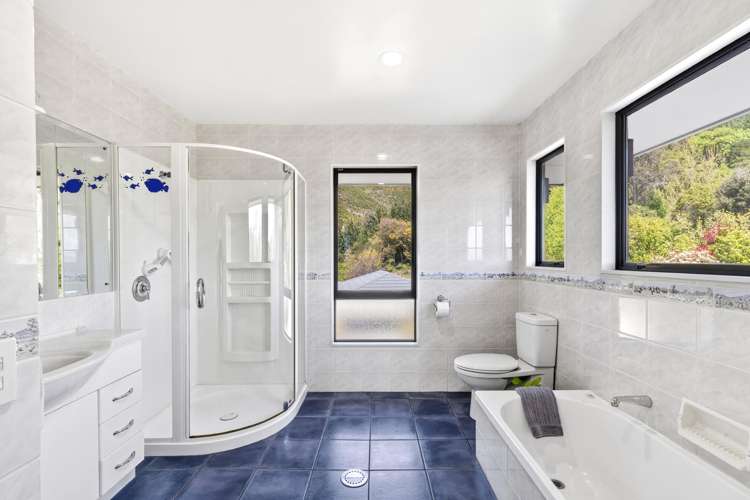 583 Hill Street South Hope_12