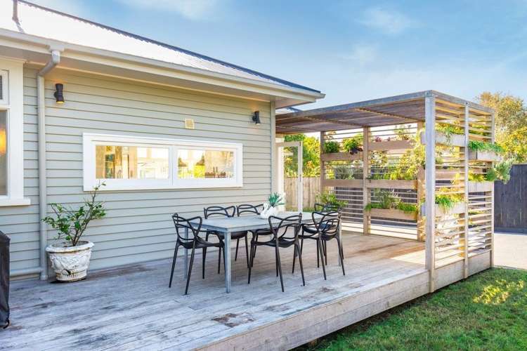 36 Matapouri Road Mangere Bridge_15