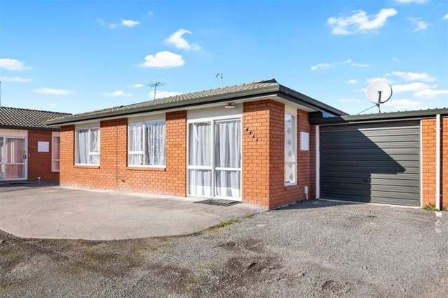 Fully Furnished 2 Bedroom Gem Lock Up and Leave Convenience