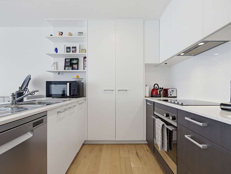 323/8 Thompson Park Road Mount Wellington_5