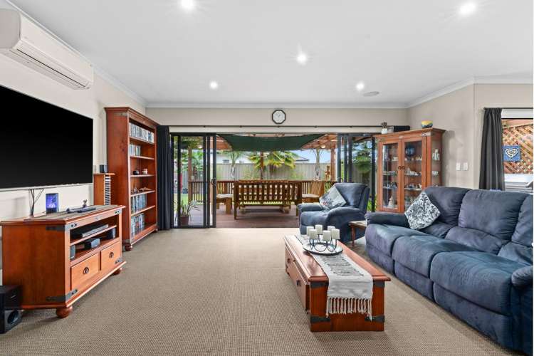 6 Lowry Place Frimley_10