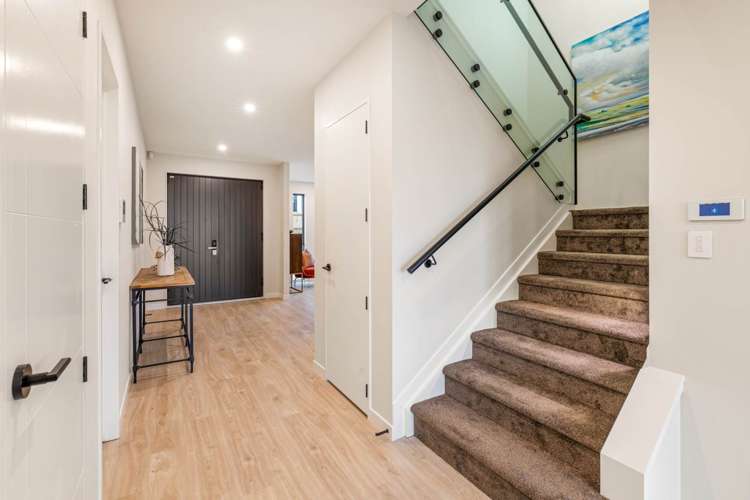 24 Ridgehill Rise Flat Bush_2