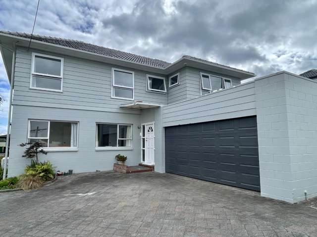 Spacious 8-Bedroom Home in Prime Hauraki Location Ã¢ÂÂ Takapuna Grammar Zone