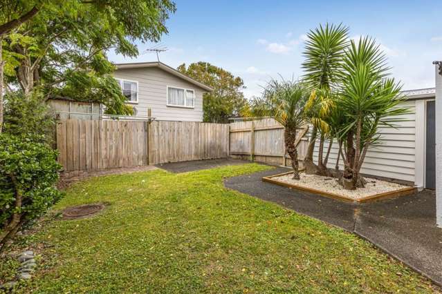 2/210 Sunnynook Road Totara Vale_2