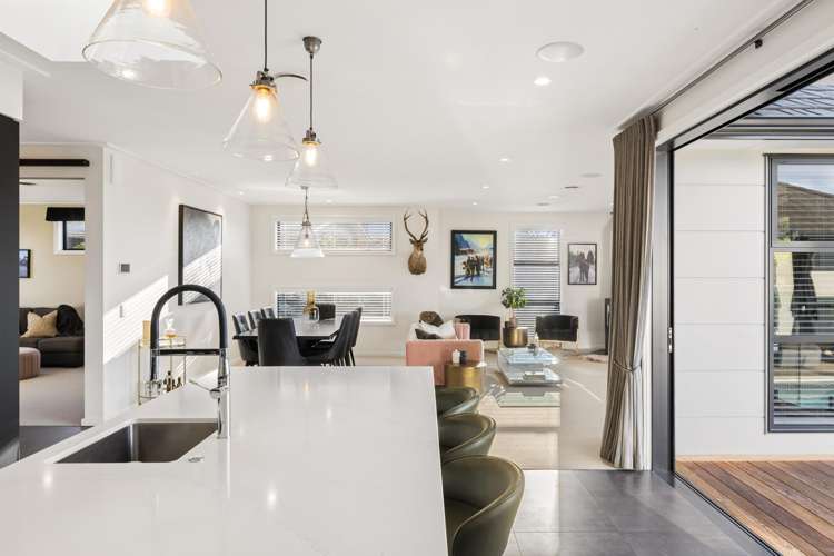 328 Upper Queen Street Pukekohe_19