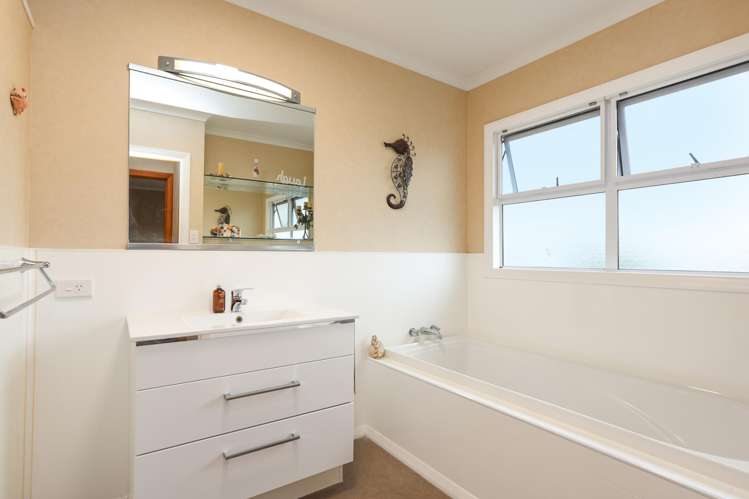 31 Holyrood Street Taradale_9