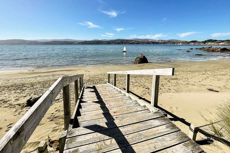 213 Marine Parade Seatoun_16