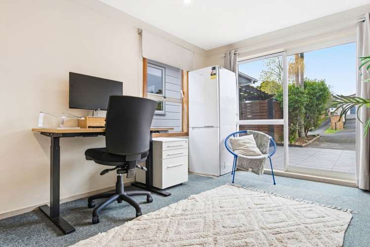 2/32 Hale Crescent Bayview_18