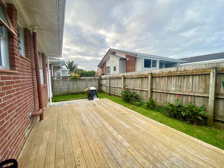 1/80 Moore Street Hillcrest_12