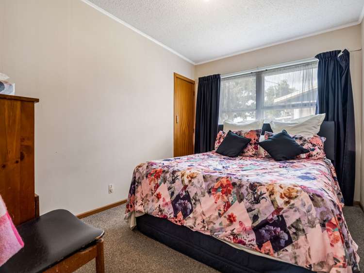 30 Garden Heights Ave Glenview_12