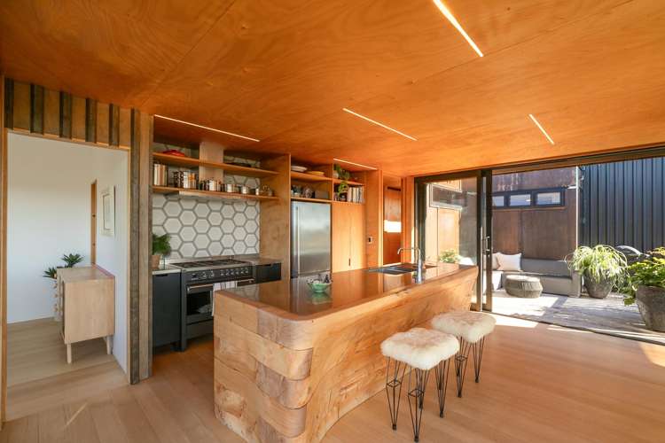 27 Queens Drive Oneroa_8